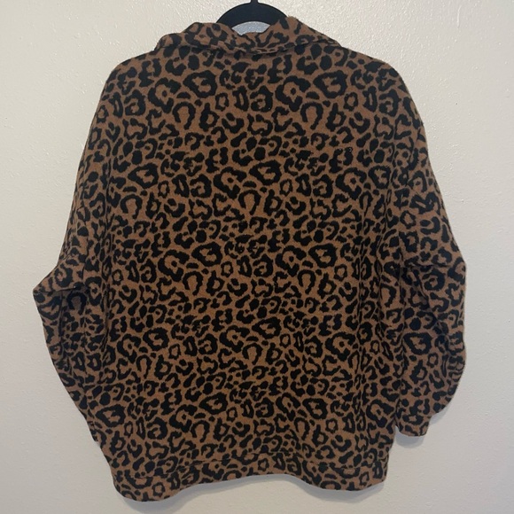 143 Story Leopard Print Shacket Size Small Pockets Button Up EUC Oversized - Picture 2 of 6